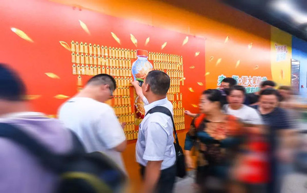 美汁源告訴你，飲品戶外廣告如何玩轉(zhuǎn)互動(dòng)營(yíng)銷
