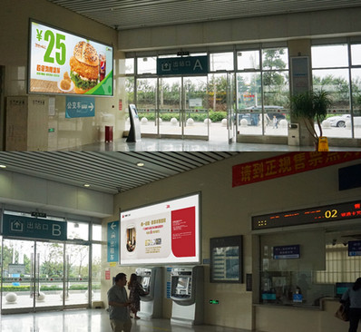 順德學(xué)院站A、B進(jìn)出站口燈箱廣告