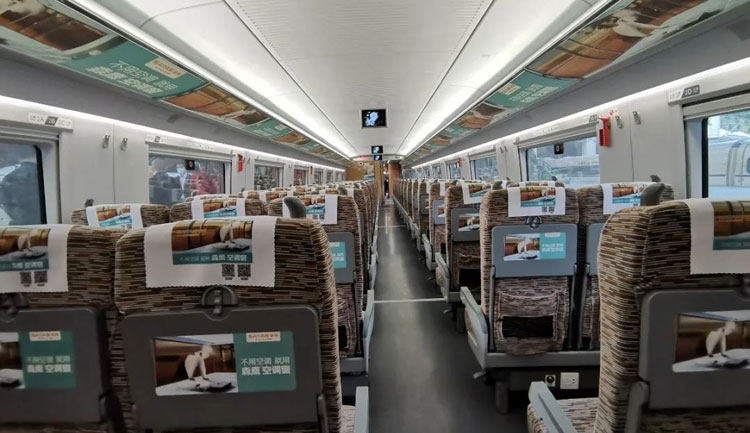 森鷹高鐵列車小桌板、頭枕巾廣告