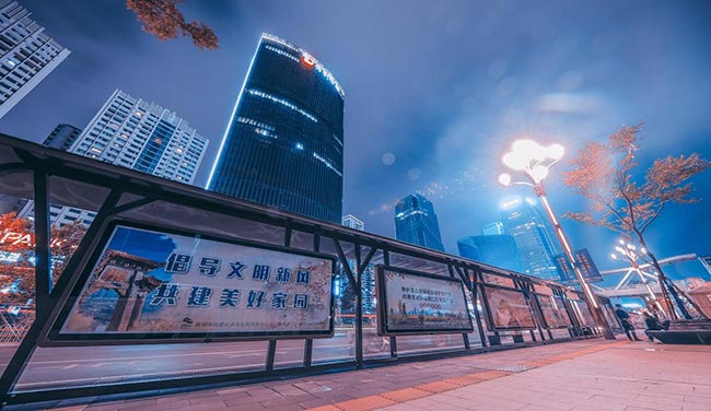 昆明人民路候車亭廣告都有哪些特性？