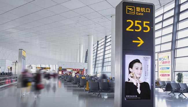 鄭州機場登機口標識刷屏廣告
