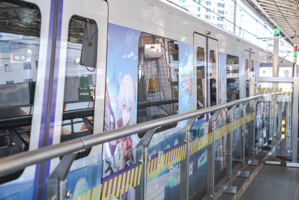 《崩壞3》主題地鐵「琪亞娜時光專列」亮相上海、深圳、成都地鐵列車廣告！