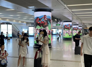 深圳北站換乘區(qū)包柱LED廣告價(jià)格，文旅景區(qū)旅游深圳北高鐵站廣告