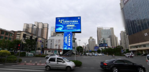 太原LED廣告價格多少錢？太原親賢街長治路龍柱LED立柱大屏廣告牌地標(biāo)