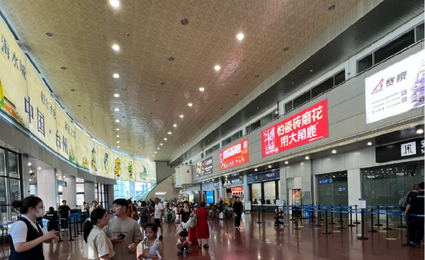 臺州路橋機場最大廣告牌價格多少錢？臺州機場廣告面積位置優(yōu)勢