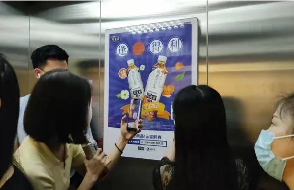 南寧電梯框架廣告價格多少錢？南寧電梯海報尺寸覆蓋樓盤區(qū)域優(yōu)勢