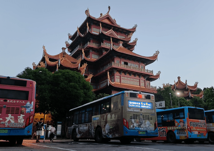 福州公交車廣告價格多少錢？福州公交車身廣告巴士廣告線路優(yōu)勢