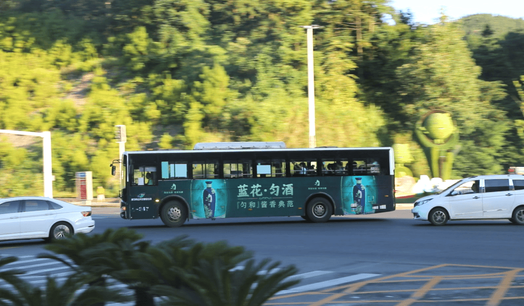 都勻公交車廣告價格收費多少錢？都勻公交車身廣告線路案例圖
