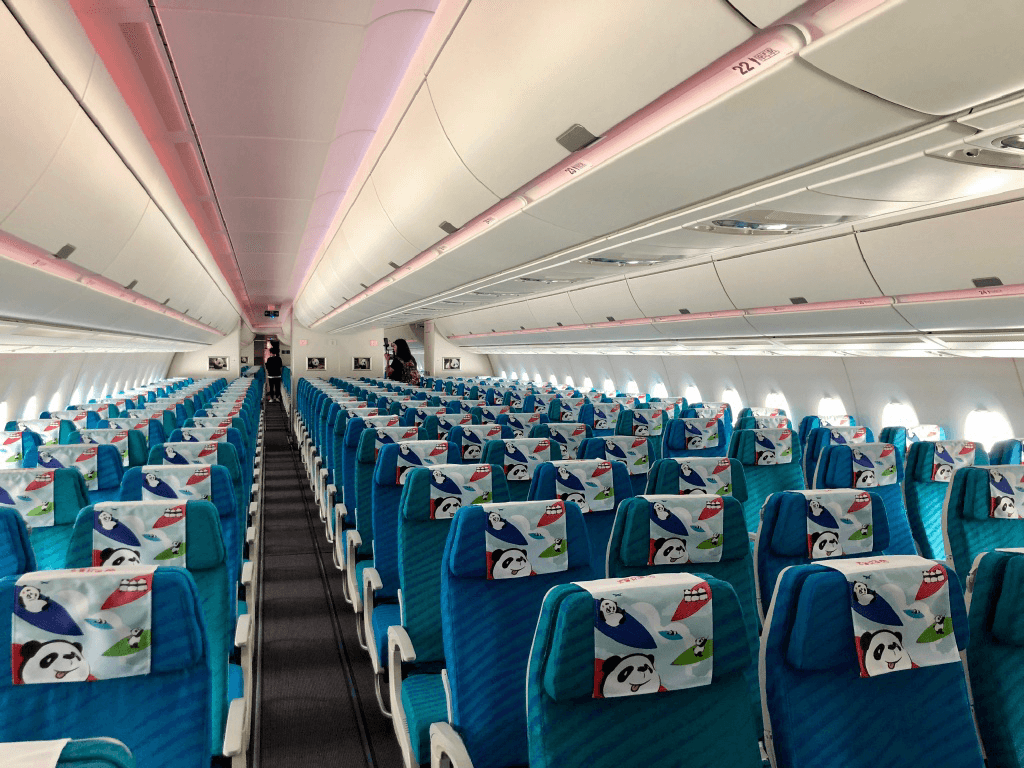 四川航空機(jī)載廣告價(jià)格收費(fèi)多少錢？川航機(jī)載飛機(jī)客艙春運(yùn)熱門廣告