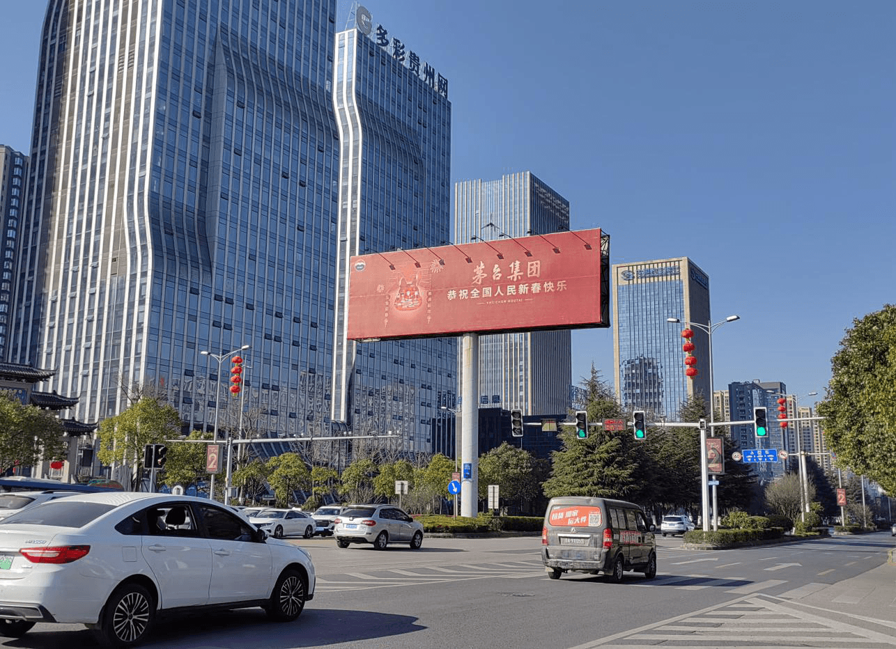 貴陽市區(qū)戶外高桿立柱大牌廣告價格？貴陽戶外大牌T牌廣告
