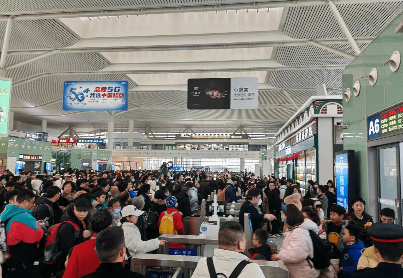 南昌西站廣告價格收費多少錢？南昌西高鐵站春運候車熱門廣告牌