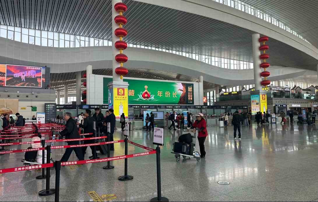 蘭州中川機(jī)場(chǎng)廣告價(jià)格收費(fèi)，蘭州機(jī)場(chǎng)春運(yùn)出發(fā)到達(dá)廣告LED大屏