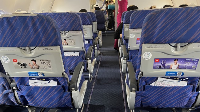 南方航空機(jī)載機(jī)艙廣告價(jià)格收費(fèi)，南航飛機(jī)頭枕巾座椅小桌板廣告