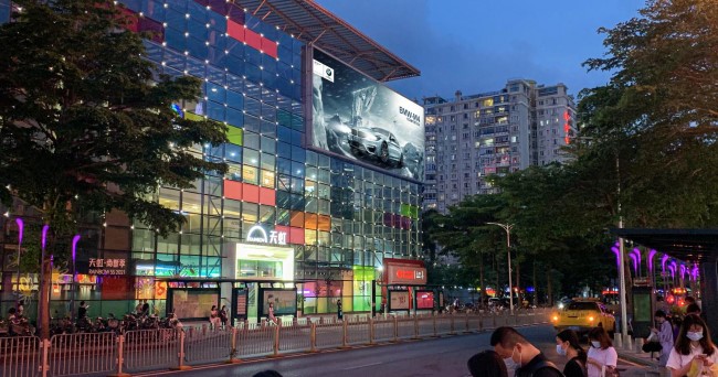 深圳南山海岸城保利商圈戶(hù)外大牌廣告價(jià)格，深圳灣后海戶(hù)外廣告