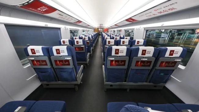 高鐵列車冠名廣告價格收費，高鐵列車內(nèi)車身廣告案例圖