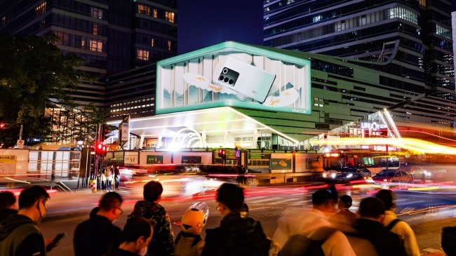 ?深圳南山科技園裸眼3D折角LED廣告，深圳大屏廣告價格中電長城大廈