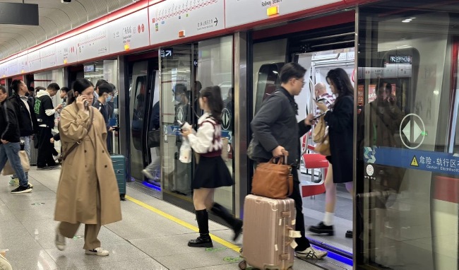 佛山地鐵播音導(dǎo)向廣告價格種類，佛山地鐵列車站臺語音播報廣告