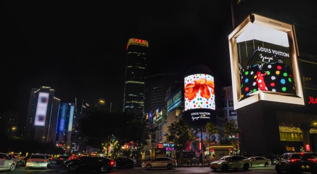 廣州天河正佳廣場萬豪酒店裸眼3D雙屏LED廣告，廣州LED大屏廣告價格