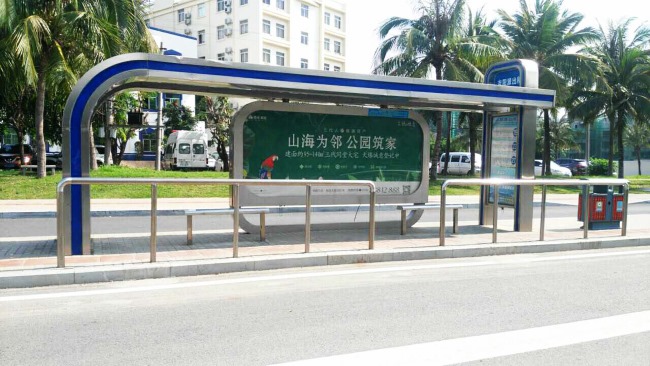 三亞候車亭公交站廣告價(jià)格收費(fèi)，三亞公交站亭站牌廣告優(yōu)勢(shì)分析