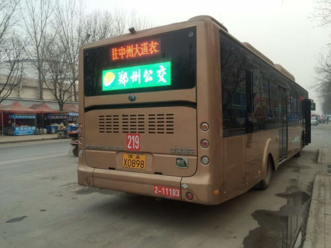 鄭州公交車電子屏廣告價(jià)格，鄭州公交車尾LED彩屏廣告投放優(yōu)勢(shì)分析