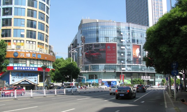 無(wú)錫勝利門茂業(yè)保利陽(yáng)光城市廣場(chǎng)LED大屏廣告，無(wú)錫LED大屏廣告價(jià)格