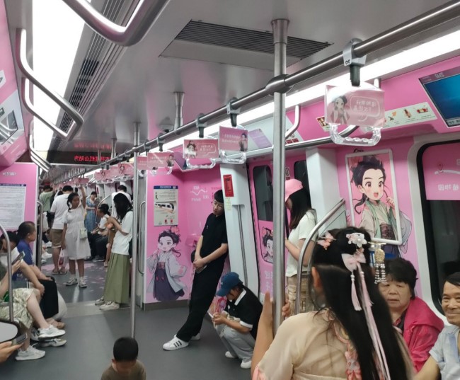 洛陽地鐵性價(jià)比最高車廂廣告拉手優(yōu)勢案例，洛陽地鐵拉手廣告價(jià)格