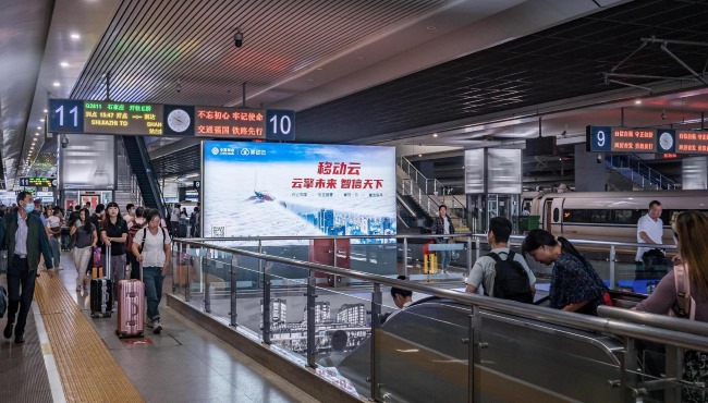 上海虹橋火車站燈箱站臺層廣告牌投放優(yōu)勢，上海虹橋高鐵廣告價格