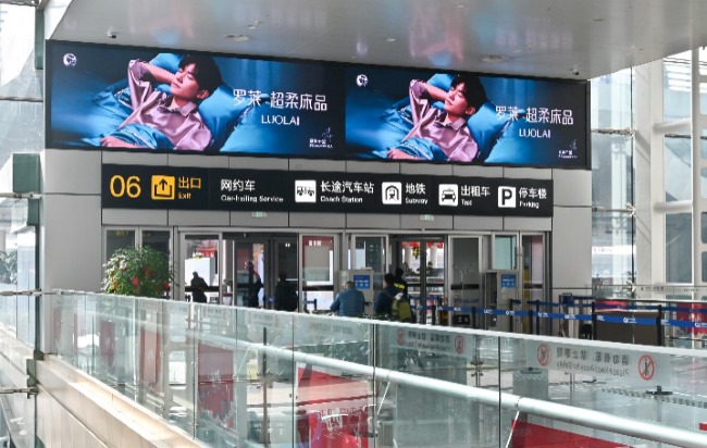 重慶江北機(jī)場T3航站樓國內(nèi)到達(dá)LED大屏廣告，重慶機(jī)場大屏廣告價格