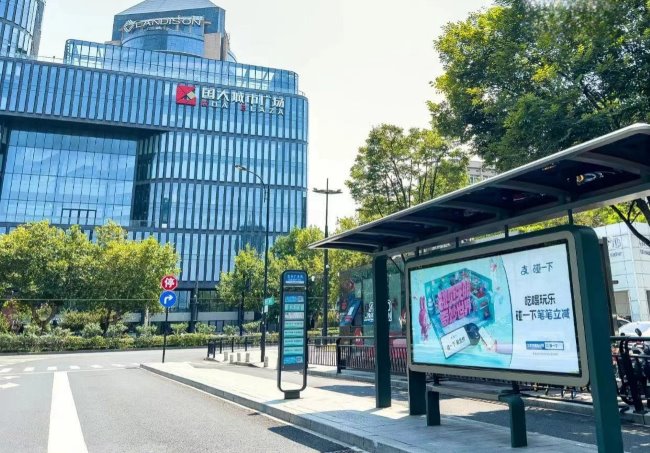 杭州公交廣告價格，杭州候車亭站牌巴士站臺燈箱廣告優(yōu)勢分析案例