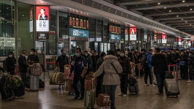 上海虹橋站高鐵出站通道兩側(cè)燈箱廣告，上海虹橋火車站廣告價格