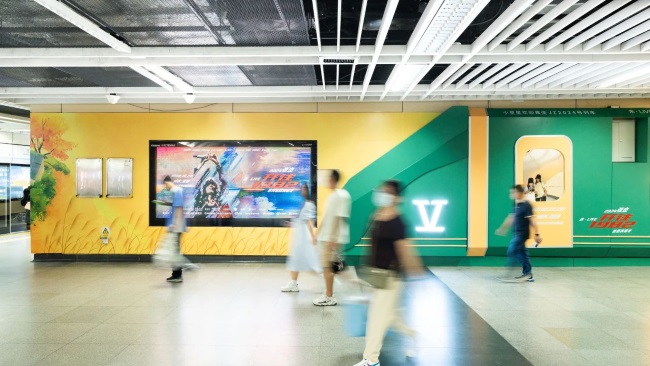 深圳地鐵老街站墻貼廣告投放，深圳地鐵站臺換乘廣告價格