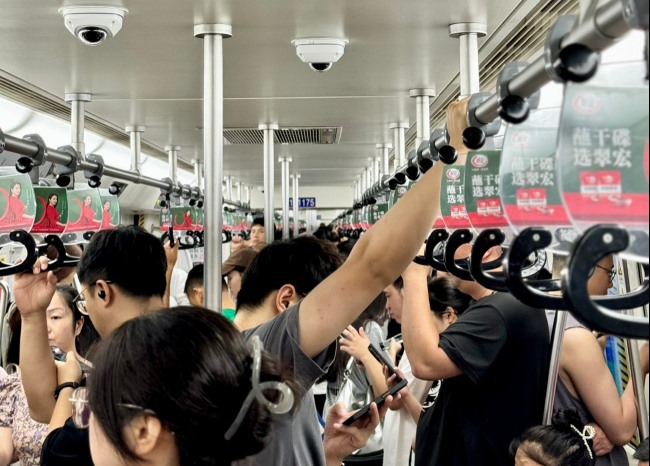 成都地鐵車廂廣告拉手投放案例，成都地鐵列車拉手廣告價格