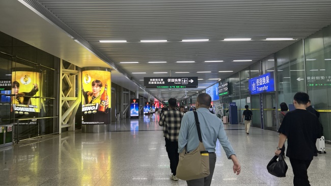 深圳北高鐵站出站通道LED廣告投放，深圳北站到達(dá)廣告價(jià)格