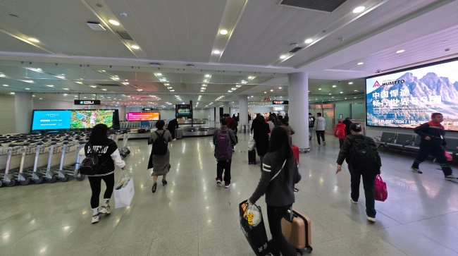 泉州晉江機場行李轉(zhuǎn)盤LED廣告投放，泉州機場大屏廣告價格