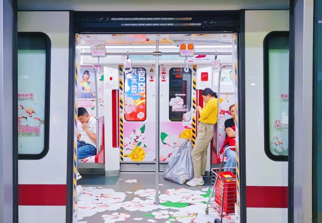 長(zhǎng)沙地鐵2號(hào)線全景內(nèi)包車貼廣告，長(zhǎng)沙地鐵車廂廣告價(jià)格