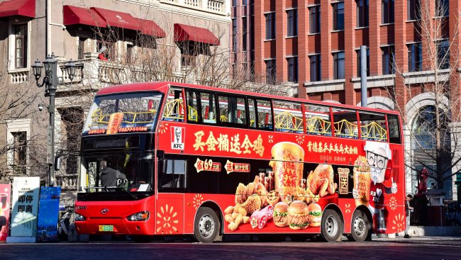 天津雙層觀光車身外車貼巴士廣告投放，天津公交車廣告價(jià)格