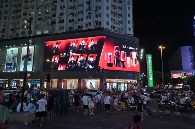 南昌中山路百盛商場(chǎng)LED廣告投放，南昌戶(hù)外LED大屏廣告價(jià)格