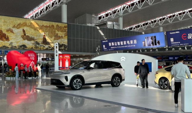 國內(nèi)汽車內(nèi)卷嚴(yán)重的關(guān)鍵時期，作為汽車品牌，如果選擇戶外廣告打響品牌美譽度？選擇第一戶外傳媒合作進(jìn)行戶外推廣有哪些優(yōu)勢？