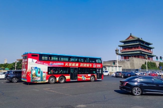 北京雙層觀光車身外車貼巴士廣告投放，北京公交車廣告價格