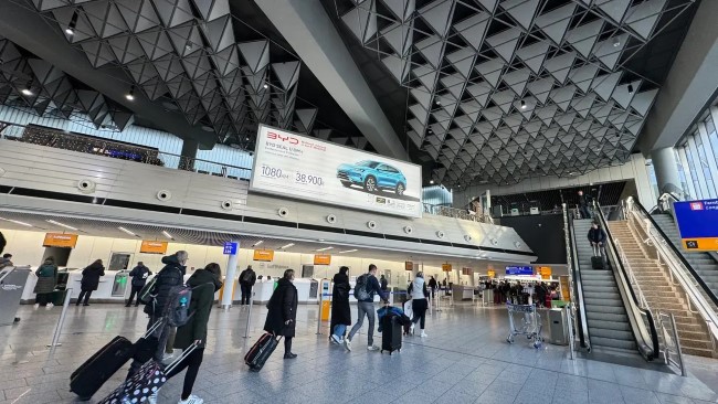 汽車巨頭比亞迪是如何做營銷的？又是如何選擇戶外廣告進行品牌推廣的？第一戶外傳媒品牌總監(jiān)有話說