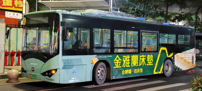深圳公交車身全包車廣告投放，深圳公交車巴士外車貼廣告價(jià)格