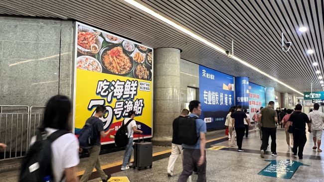 廣州東站出站口墻面燈箱廣告投放，廣州東高鐵站大屏廣告價格