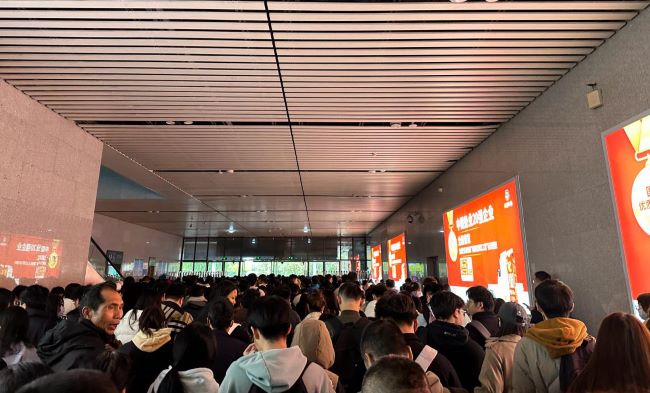三明北站廣告出站通道兩側(cè)墻面燈箱投放，沙縣高鐵站廣告價格