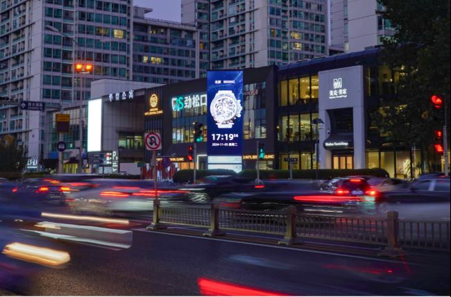 北京華貿(mào)中心SKP北街三面立柱LED廣告投放，北京LED大屏廣告價格